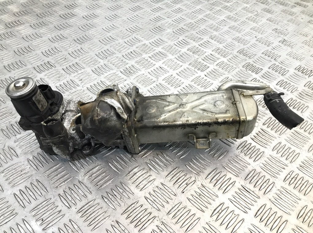 Клапан EGR бу для Volkswagen Passat B7 1.6 TDi,  2011 г.