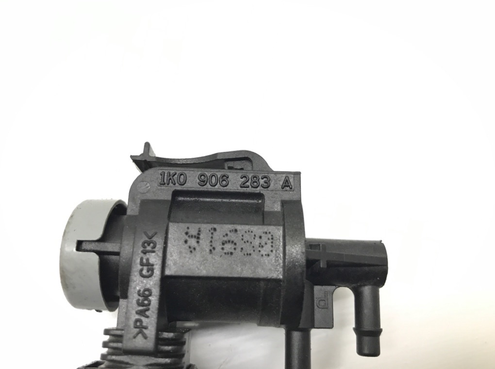 Клапан электромагнитный бу для Volkswagen Passat B7 1.6 TDi, 2011 г. Клапан электромагнитный бу для Volkswagen Passat B7 1.6 TDi, 2011 г.