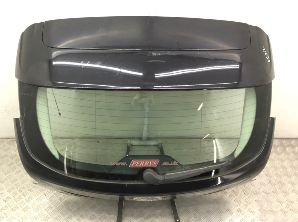 Крышка багажника бу для Ford Focus 3 1.6 TDCi, 2012 г. Крышка багажника бу для Ford Focus 3 1.6 TDCi, 2012 г.