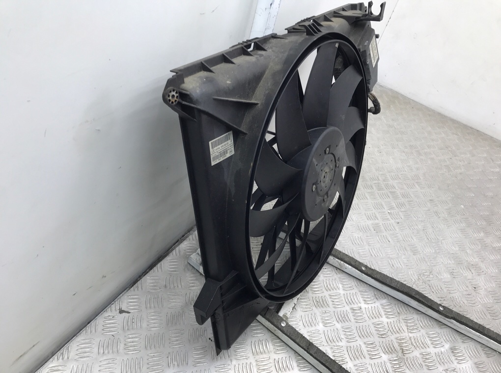 Вентилятор радиатора бу для Mercedes ML W164 3.0 CDi, 2007 г. Вентилятор радиатора бу для Mercedes ML W164 3.0 CDi, 2007 г.