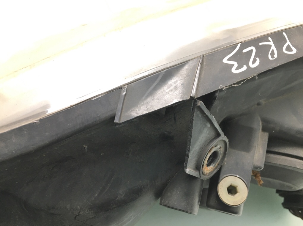 Фара левая бу для Volkswagen Polo 4 1.2 i,  2006 г.