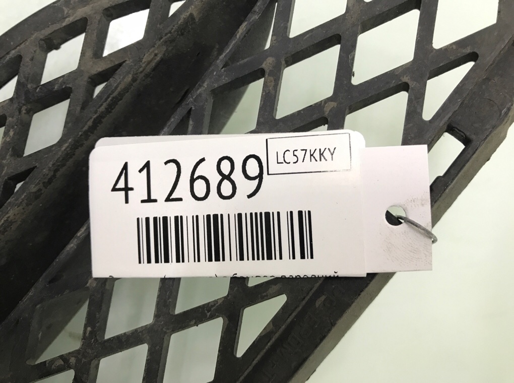 Заглушка (решетка) в бампер передний бу для BMW 3 E90/E91/E92/E93 2.0 i,  2007 г.