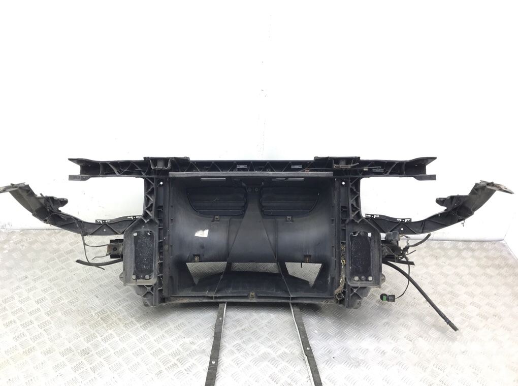 Панель передняя (телевизор) бу для BMW 1 E87/E81/E82/E88 2.0 TD,  2007 г.