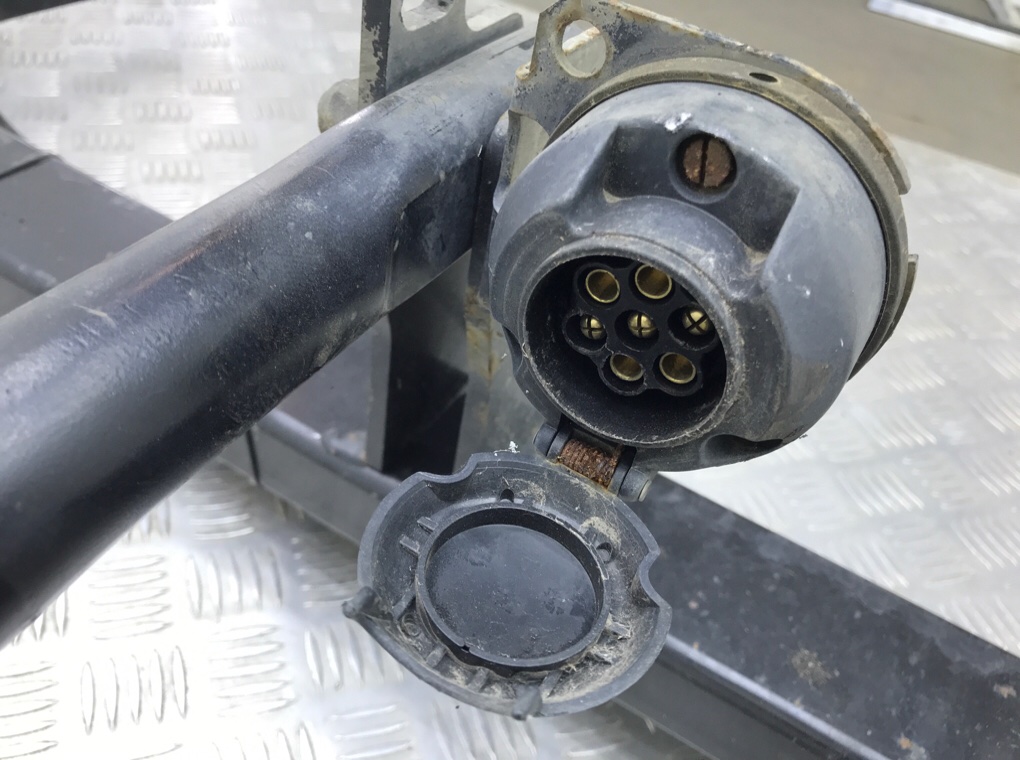 Прицепное устройство (фаркоп) бу для Mazda CX-7  2.3 i,  2008 г.