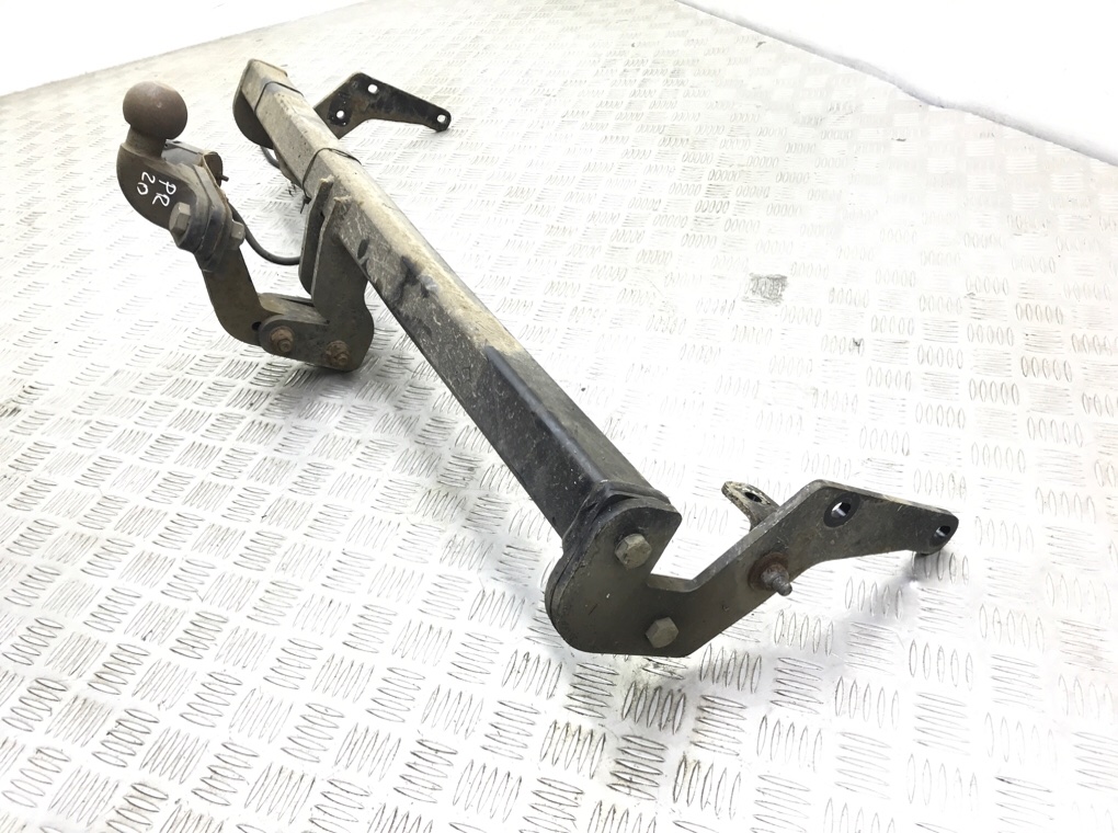 Прицепное устройство (фаркоп) бу для Citroen C3 Picasso  1.6 HDi,  2012 г.
