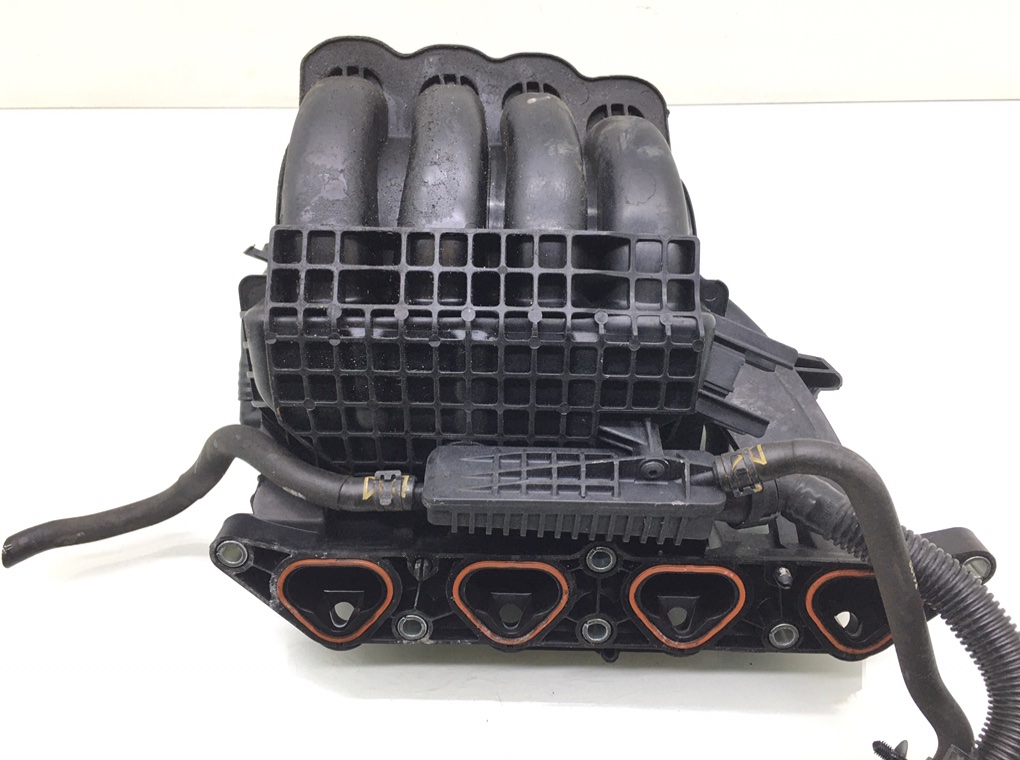 Коллектор впускной бу для Volkswagen Polo 4 1.4 i,  2007 г.