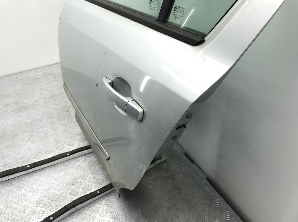 Дверь задняя левая бу для Opel Corsa D 1.2 i,  2007 г.