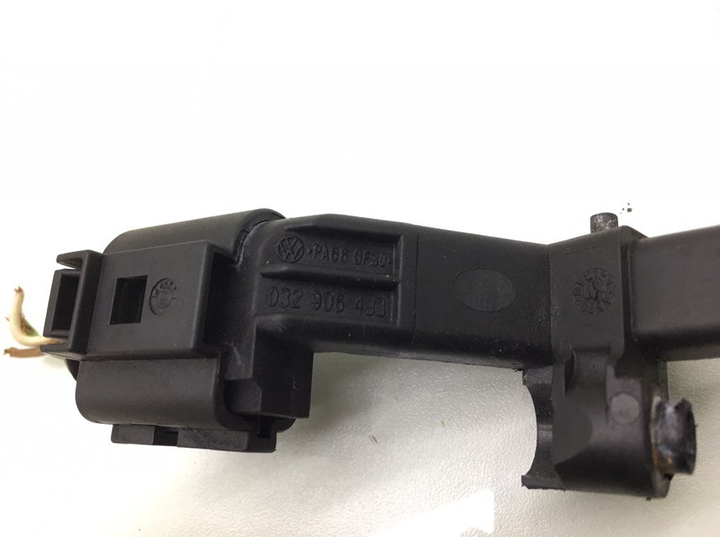 Датчик коленвала бу для Volkswagen Polo 4 032906433,  2007