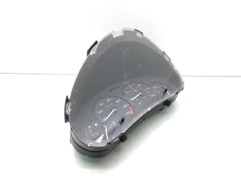 Щиток приборов (приборная панель) бу для Peugeot 206  1.4 i,  2002 г.