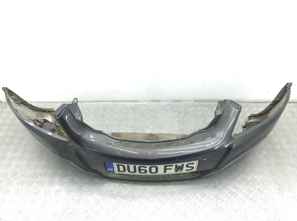 Бампер передний бу для Opel Zafira B 1.9 CDTi, 2010 г. Бампер передний бу для Opel Zafira B 1.9 CDTi, 2010 г.