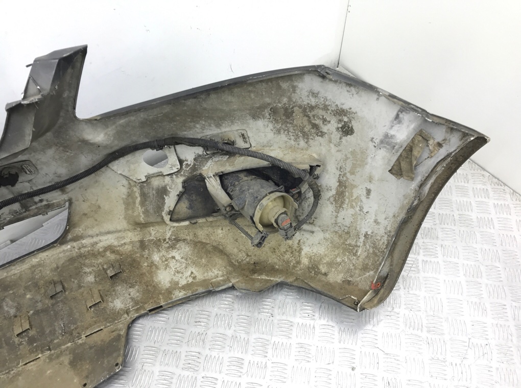 Бампер передний бу для Opel Zafira B 1.9 CDTi, 2010 г. Бампер передний бу для Opel Zafira B 1.9 CDTi, 2010 г.