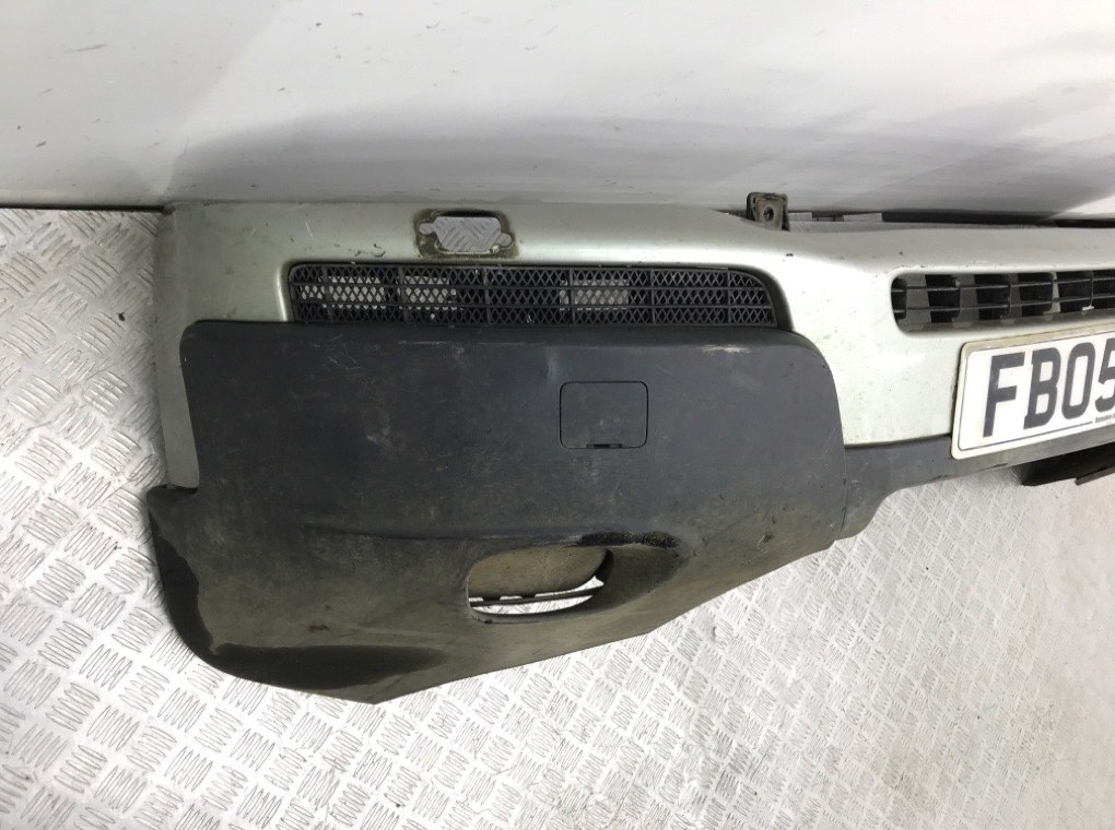 Бампер передний бу для Volvo XC90  2.4 TD,  2005 г.