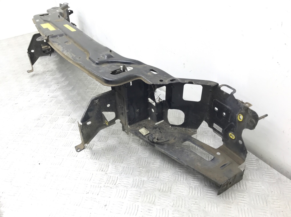 Панель передняя (телевизор) бу для Volvo XC90  2.4 TD,  2005 г.