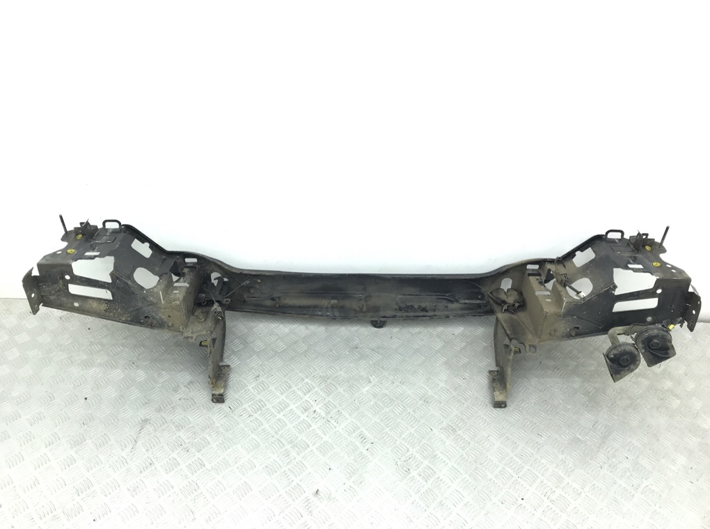 Панель передняя (телевизор) бу для Volvo XC90  2.4 TD,  2005 г.