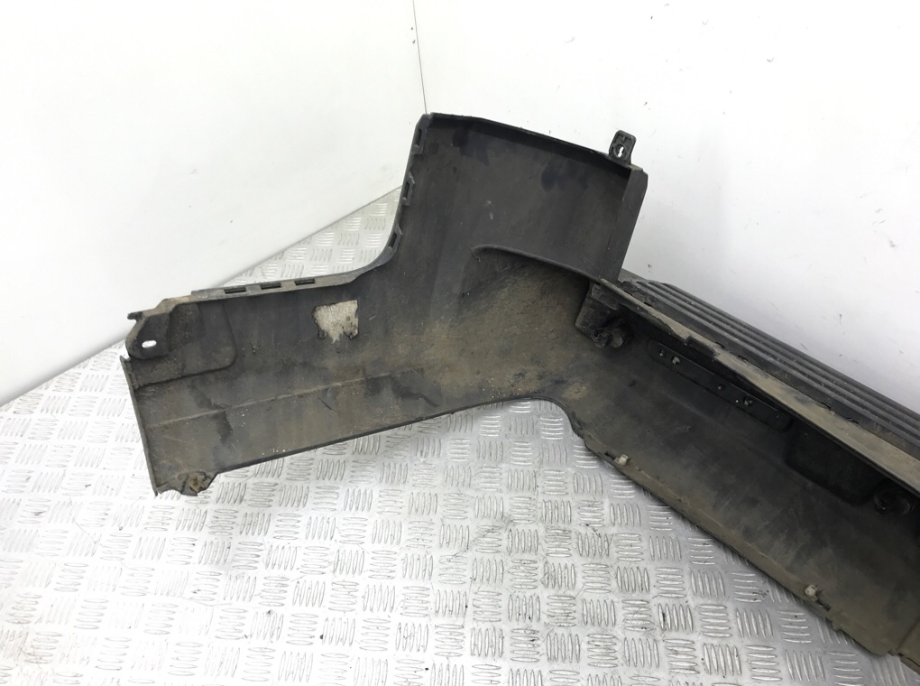 Бампер задний бу для Land Rover Discovery 3 2.7 TD,  2006 г.