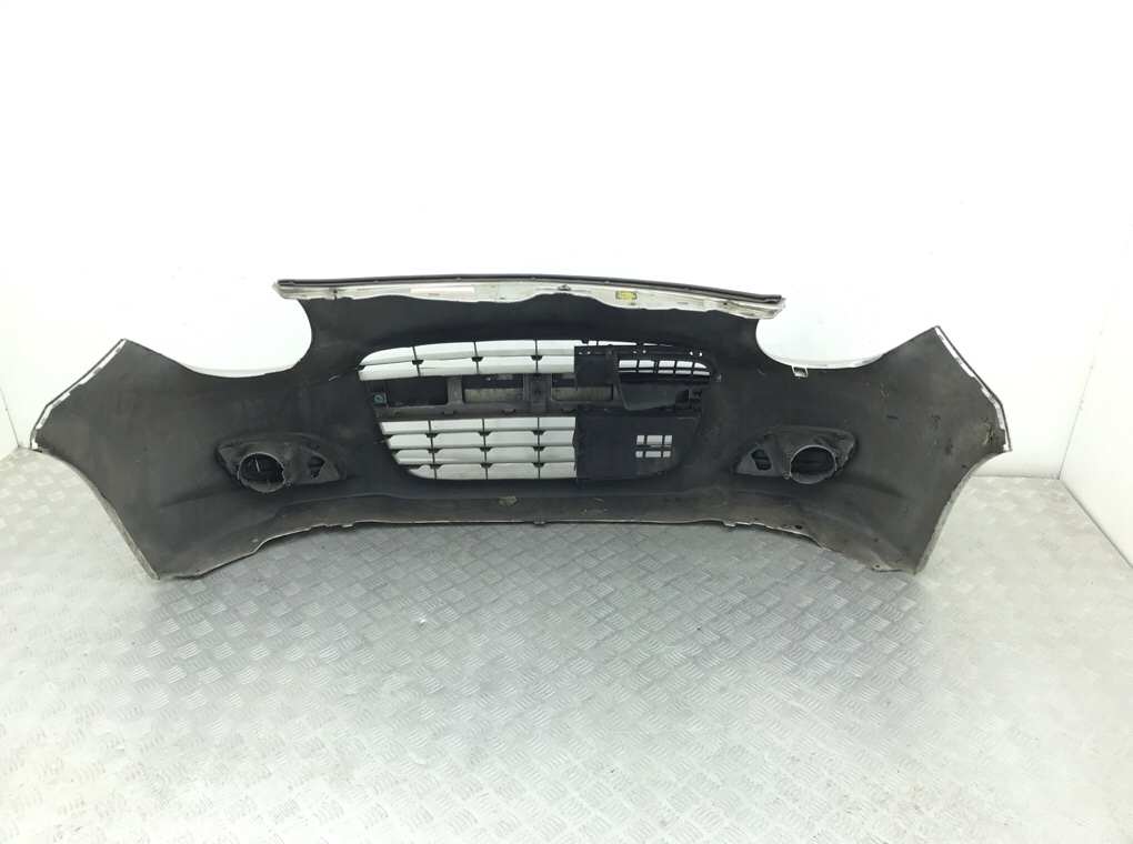 Бампер передний бу для Suzuki Alto  1.0 i,  2014 г.