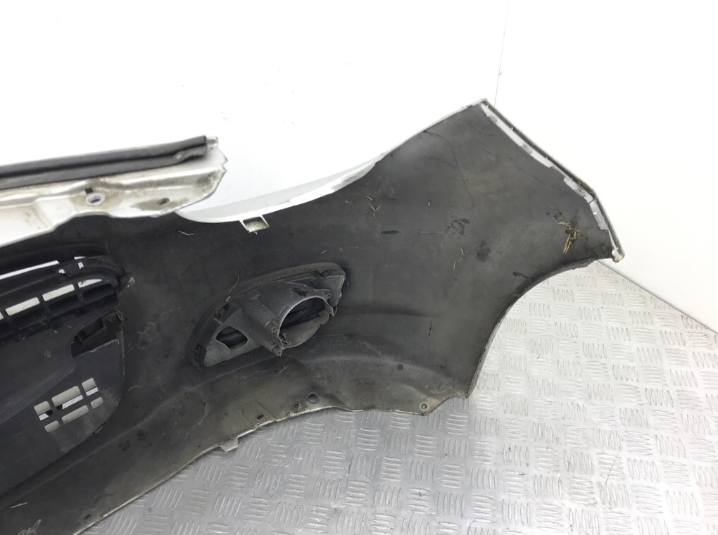 Бампер передний бу для Suzuki Alto  1.0 i,  2014 г.