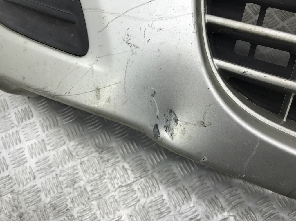 Бампер передний бу для Suzuki Alto  1.0 i,  2014 г.