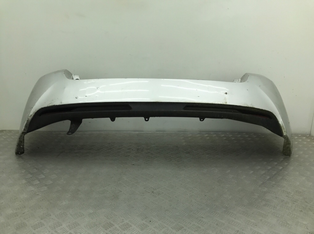 Бампер задний бу для Toyota Verso 1.6 TD, 2014 г. Бампер задний бу для Toyota Verso 1.6 TD, 2014 г.