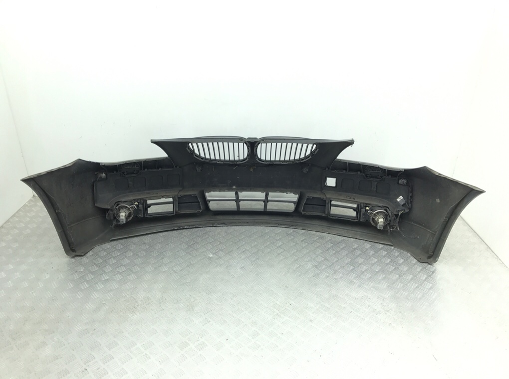 Бампер передний бу для BMW 5 E60/E61 2.5 TD,  2005 г.