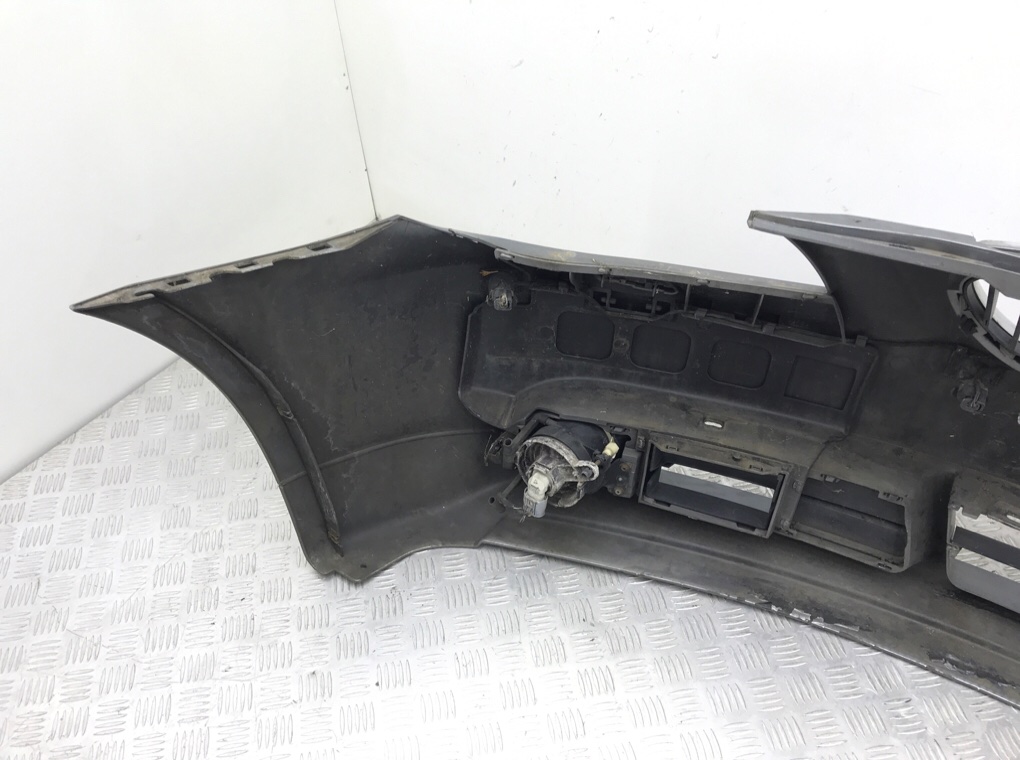 Бампер передний бу для BMW 5 E60/E61 2.5 TD,  2005 г.