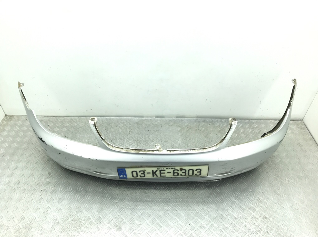 Бампер передний бу для Toyota Corolla  1.4 i,  2003 г.