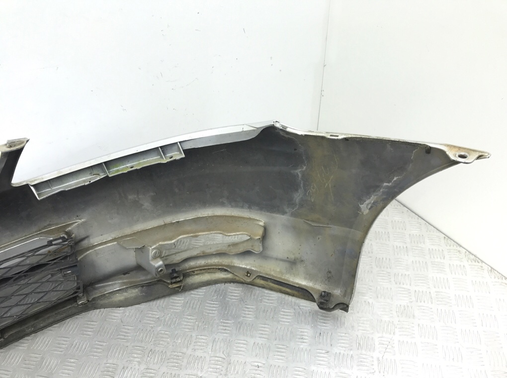 Бампер передний бу для Toyota Corolla  1.4 i,  2003 г.