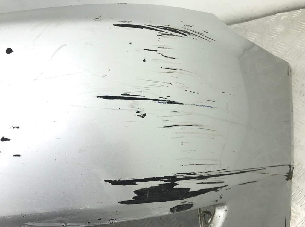 Бампер передний бу для Toyota Corolla  1.4 i,  2003 г.