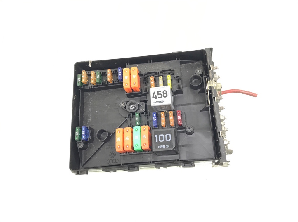 Блок предохранителей бу для Volkswagen Touran 1.6 i, 2006 г. Блок предохранителей бу для Volkswagen Touran 1.6 i, 2006 г.