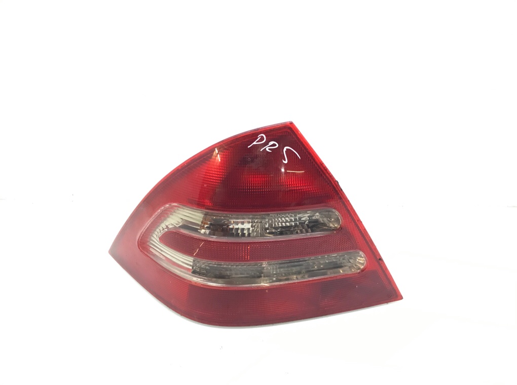 Фонарь задний левый бу для Mercedes C W203 2.2 CDi, 2002 г.