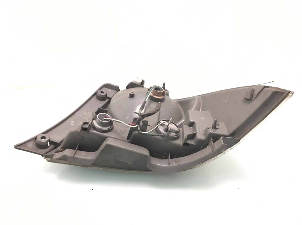 Фонарь задний левый бу для Lexus IS 1 2.0 i,  2005 г.