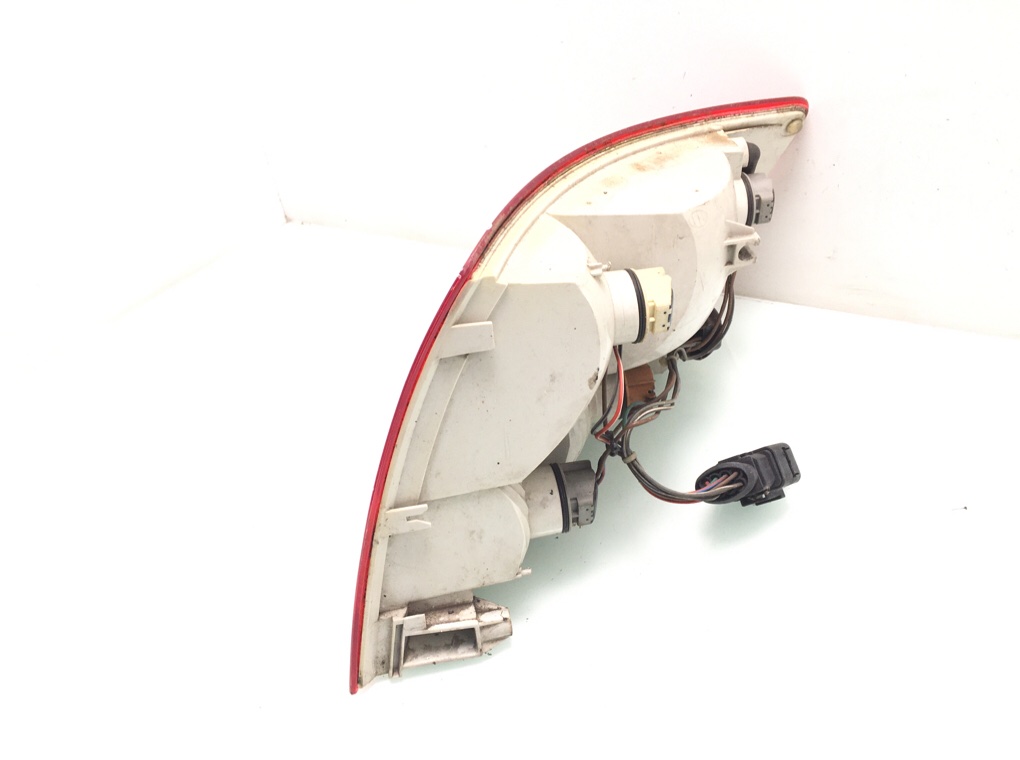 Фонарь задний левый бу для Audi A4 B6 1.8 Ti,  2002 г.