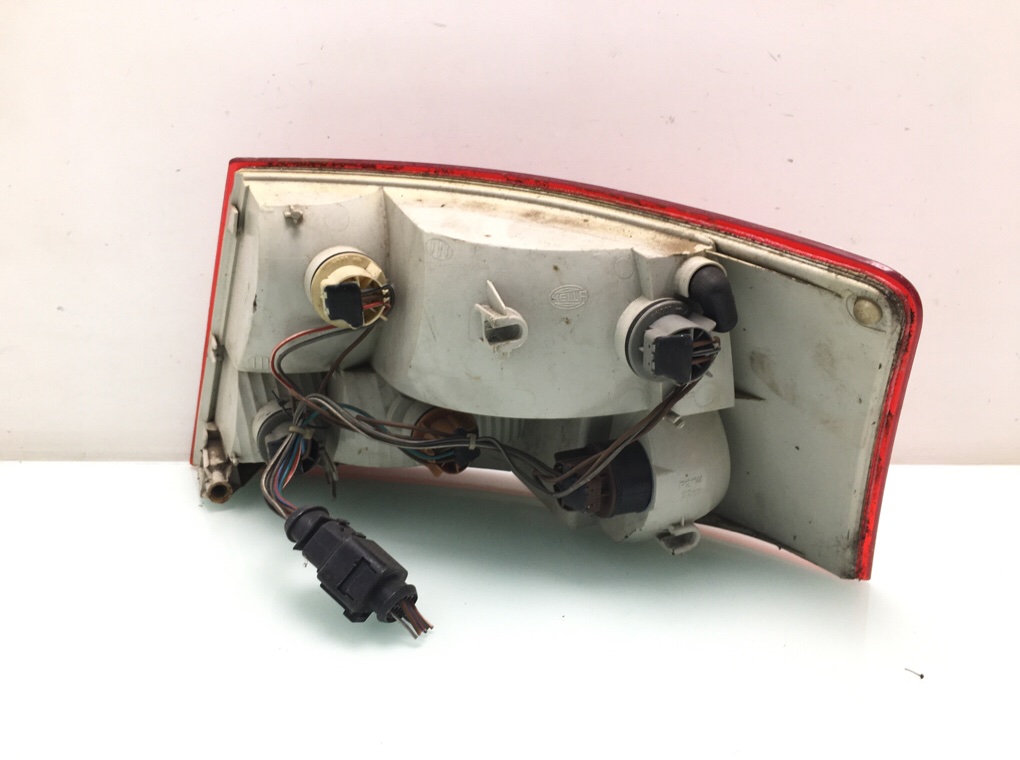 Фонарь задний левый бу для Audi A4 B6 1.8 Ti,  2002 г.