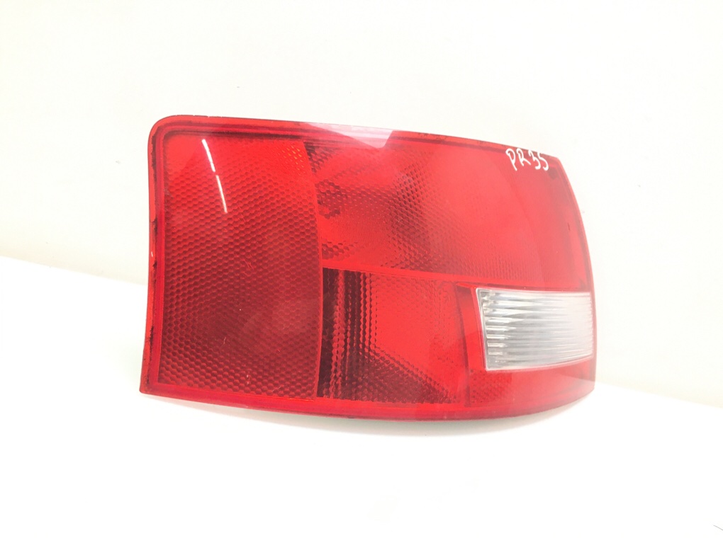 Фонарь задний левый бу для Audi A4 B6 1.8 Ti,  2002 г.