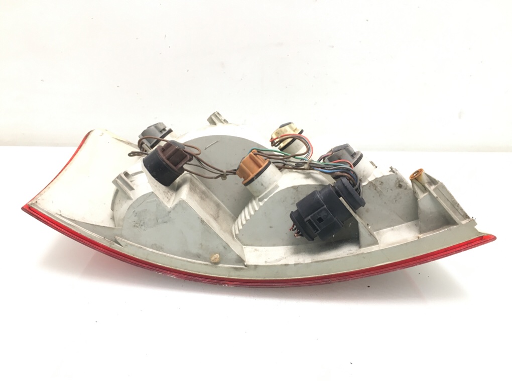 Фонарь задний правый бу для Audi A4 B6 1.8 Ti, 2002 г. Фонарь задний правый бу для Audi A4 B6 1.8 Ti, 2002 г.