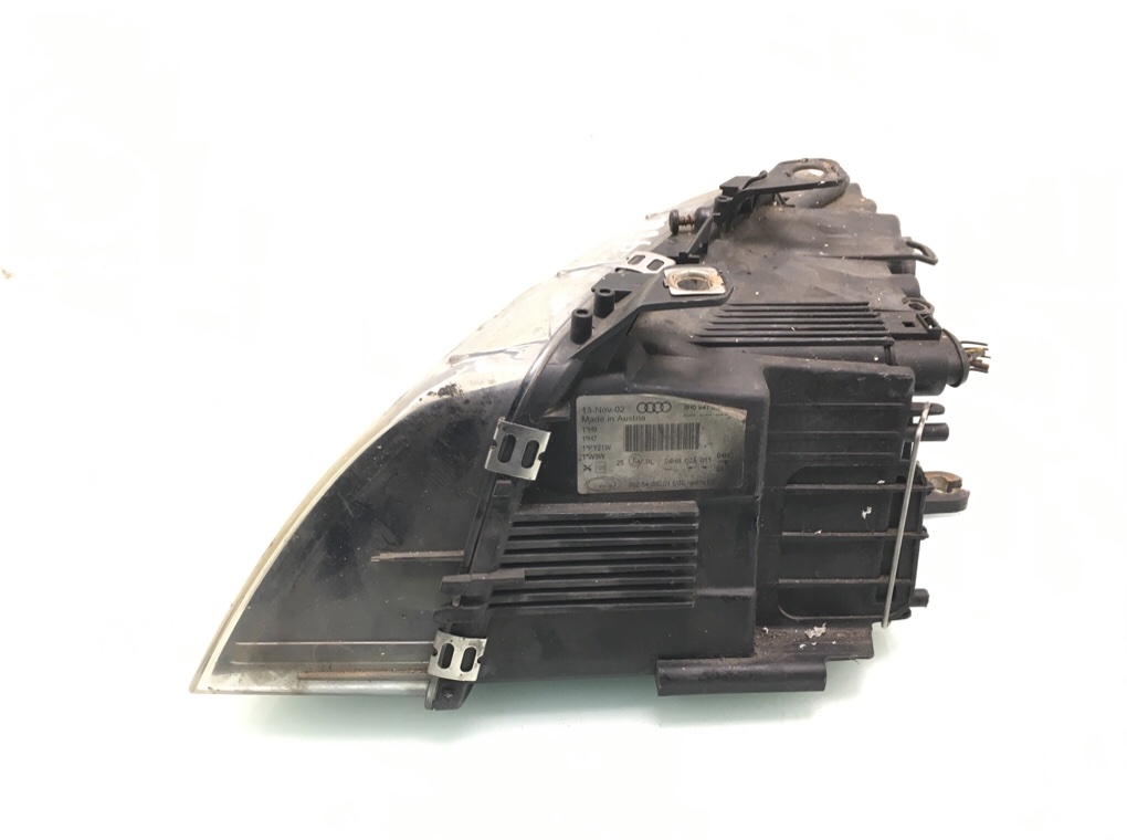 Фара правая бу для Audi A4 B6 1.8 Ti, 2002 г. Фара правая бу для Audi A4 B6 1.8 Ti, 2002 г.