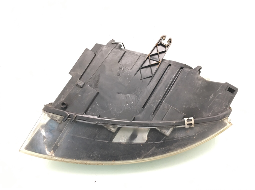 Фара правая бу для Audi A4 B6 1.8 Ti, 2002 г. Фара правая бу для Audi A4 B6 1.8 Ti, 2002 г.