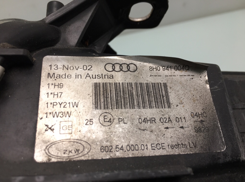 Фара правая бу для Audi A4 B6 1.8 Ti, 2002 г. Фара правая бу для Audi A4 B6 1.8 Ti, 2002 г.
