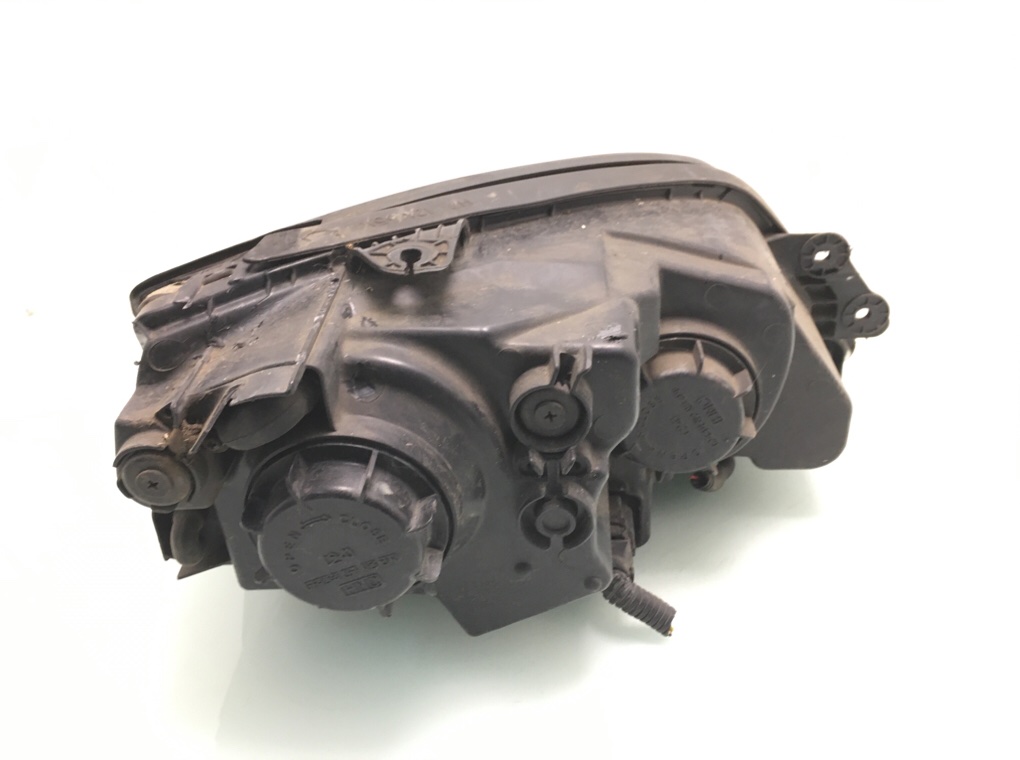 Фара левая бу для Kia Sorento  2.5 CRDi,  2006 г.