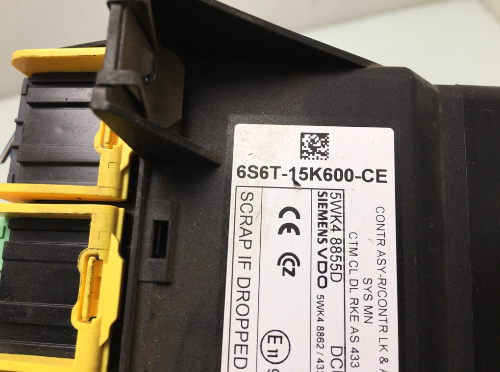 Блок комфорта бу для Ford Fiesta 5 1.3 i, 2005 г. Блок комфорта бу для Ford Fiesta 5 1.3 i, 2005 г.