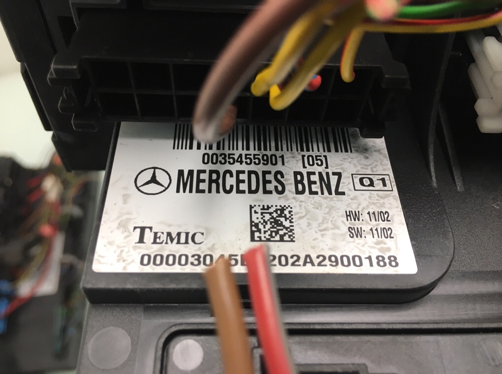 Блок предохранителей бу для Mercedes E W211 3.2 CDi,  2002 г.
