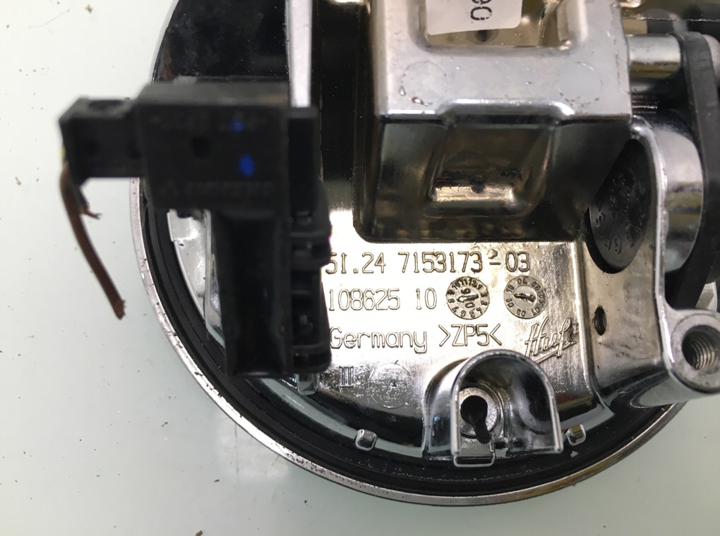 Ручка крышки багажника бу для BMW 1 E87/E81/E82/E88 2.0 TD, 2006 г. Ручка крышки багажника бу для BMW 1 E87/E81/E82/E88 2.0 TD, 2006 г.