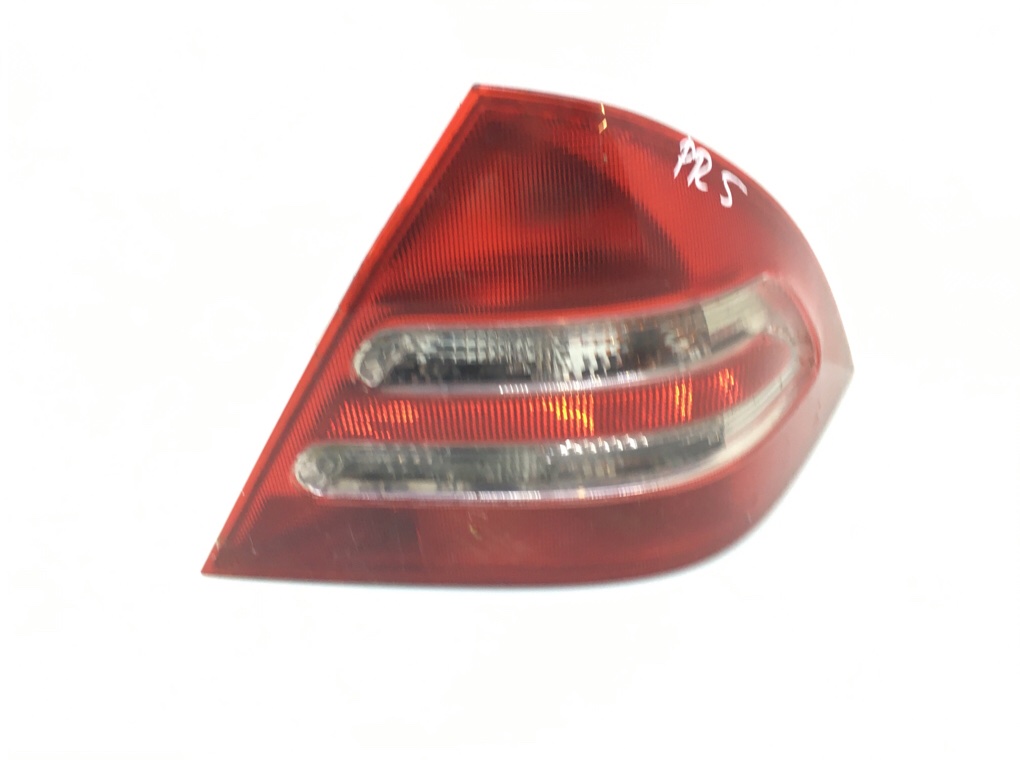 Фонарь задний правый бу для Mercedes C W203 2.2 CDi, 2002 г.