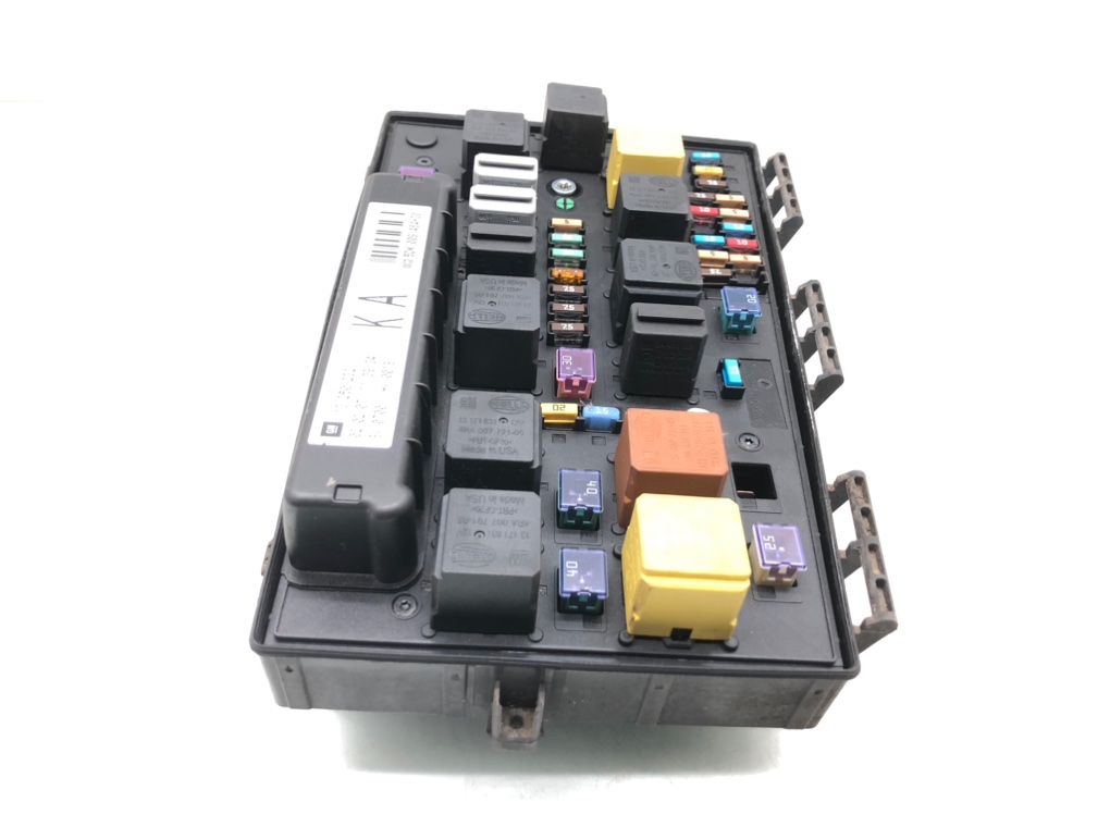 Блок предохранителей бу для Opel Astra H 1.3 CDTi, 2007 г. Блок предохранителей бу для Opel Astra H 1.3 CDTi, 2007 г.