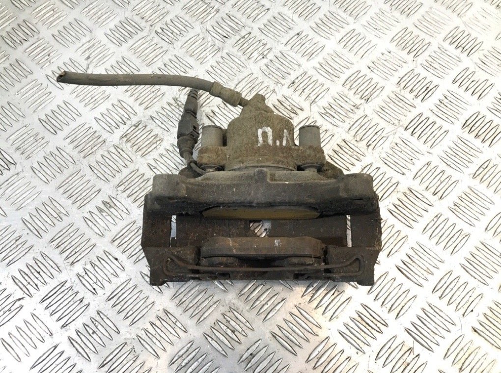 Суппорт передний левый бу для Skoda Superb 1.8 TSI, 2011 г.