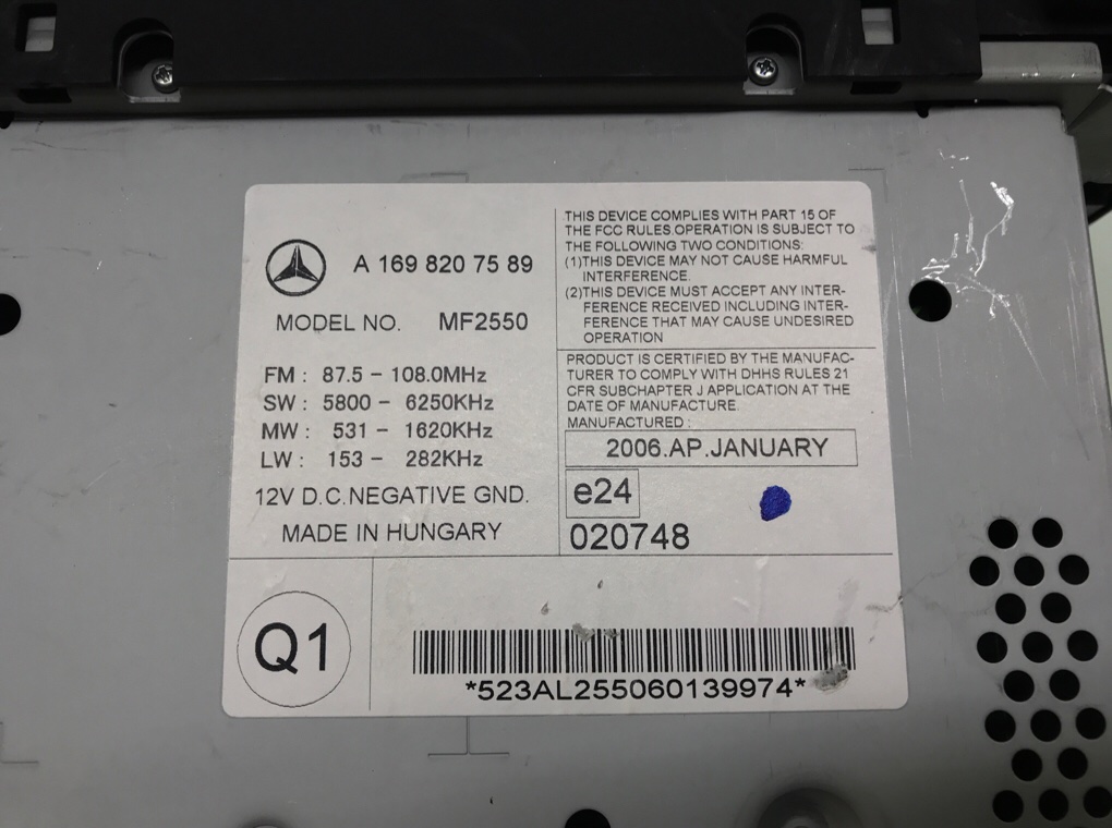 Магнитола бу для Mercedes A W169 2.0 i,  2006 г.