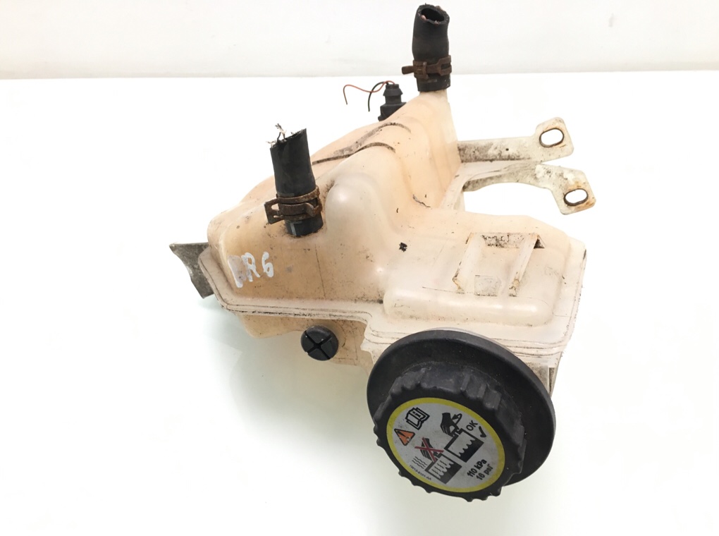 Бачок расширительный бу для Land Rover Discovery 3 2.7 TD, 2007 г. Бачок расширительный бу для Land Rover Discovery 3 2.7 TD, 2007 г.