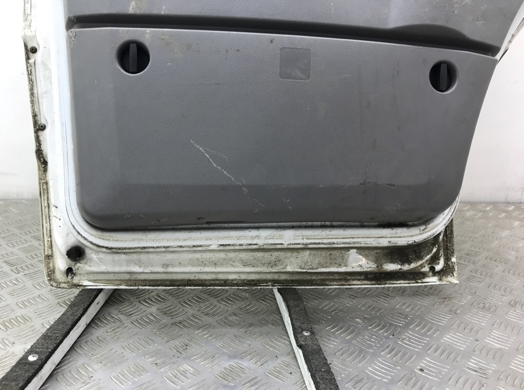 Дверь передняя левая бу для Mercedes Sprinter  2.2 CDi,  2017 г.