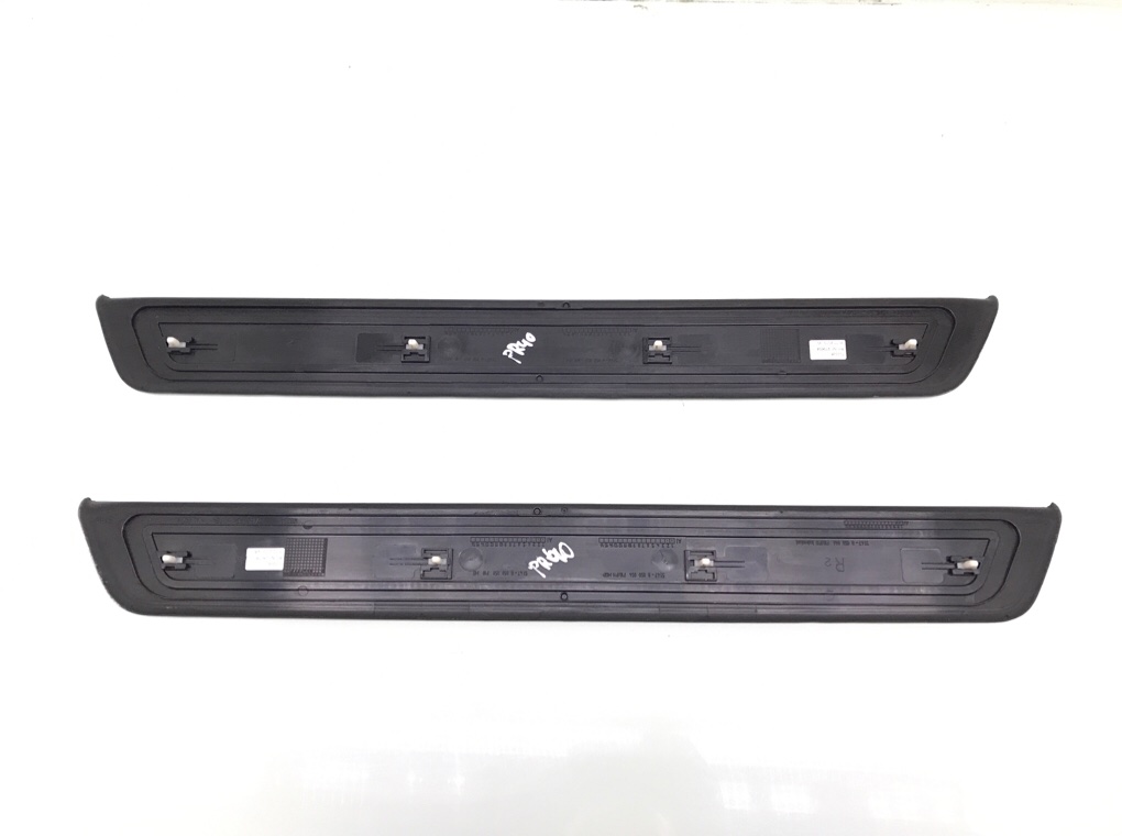 Накладка на порог бу для BMW 5 F10/F11/GT F07 2.0 TD,  2010 г.
