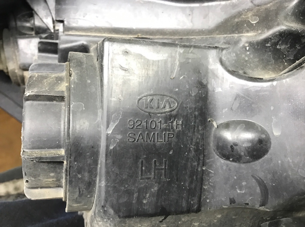 Фара левая бу для Kia Ceed  1.6 CRDi,  2010 г.